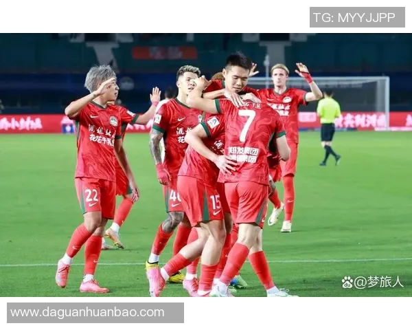 成都足球队的转型之路:从传统到现代的深度解析与未来展望 成都足球队的转型之路:从传统到现代的深度解析与未来展望